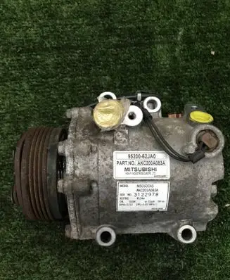Suzuki Swift I Air conditioning (A/C) compressor (pump) 9520062JA0 AKC201A083A AKC200A083A