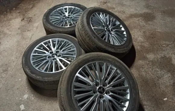 Mitsubishi Outlander R18 alloy rim 