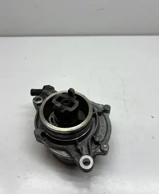 BMW 3 E90 E91 Vacuum pump 700437012 6791232 061812519