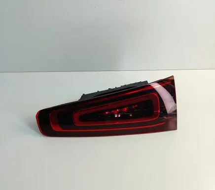 Tailgate rear/tail lights