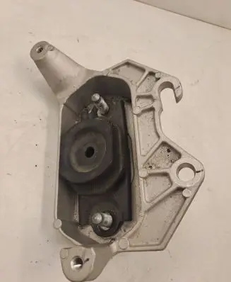 Dacia Sandero III Gearbox mounting bracket 112535643R