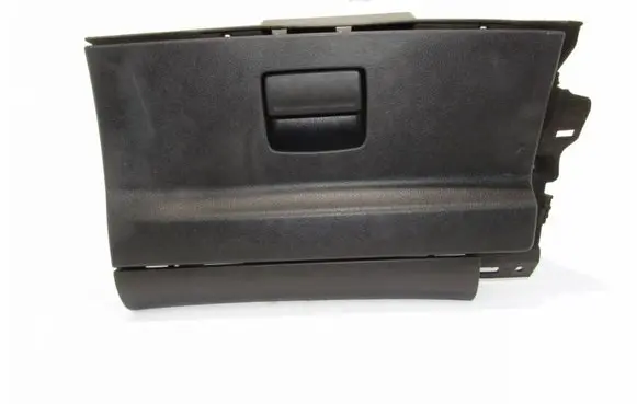 Glove box