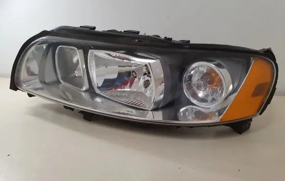 Volvo V70 Headlight/headlamp