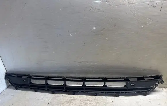 Volvo XC40 Front bumper lower grill 31449342