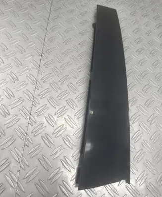 Seat Alhambra (Mk2) Front door glass trim molding 7N0837901