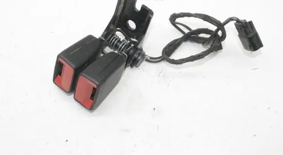 Ford Fiesta Middle seatbelt buckle (rear) H1BBA613K21AD