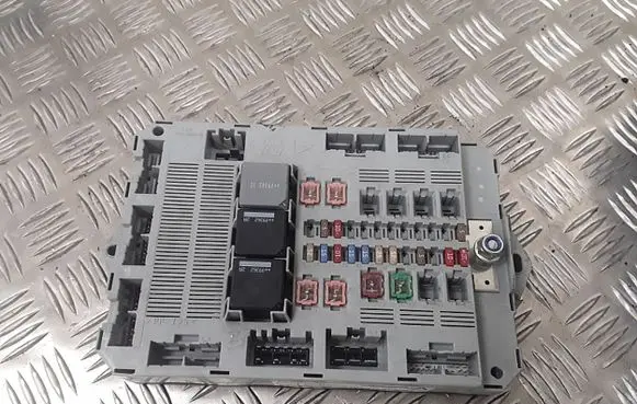Jaguar XF X250 Fuse module 9x2314d628ac a12247794 7370011040
