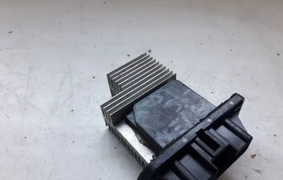 Toyota Avensis T220 Heater blower fan relay 