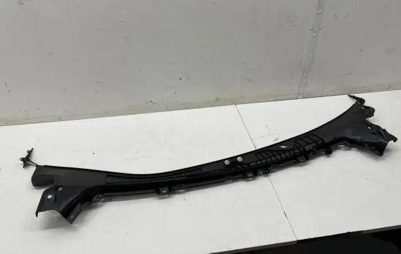 Tesla Model 3 Wiper trim 165714800A