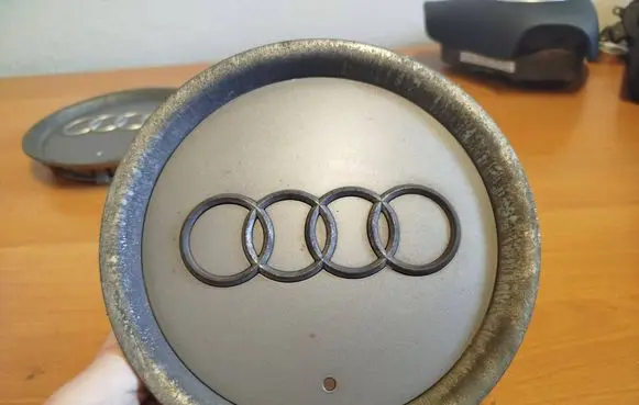 Audi A3 S3 8P Original wheel cap 8L0601165D