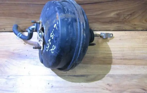 Lexus IS 200-300 Brake booster 4461033050