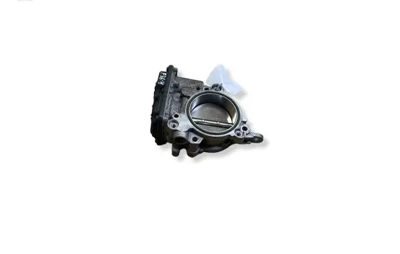 BMW 4 F36 Gran coupe Throttle valve 8623324