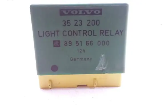 Volvo 850 Hazard warning light relay 895166000 3523200
