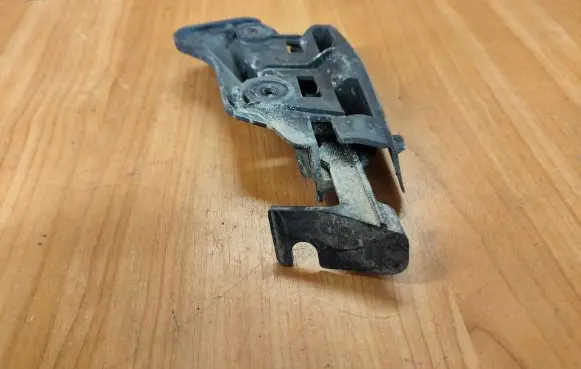 Volkswagen Golf VI Front bumper mounting bracket 5M0807184 5M0807053