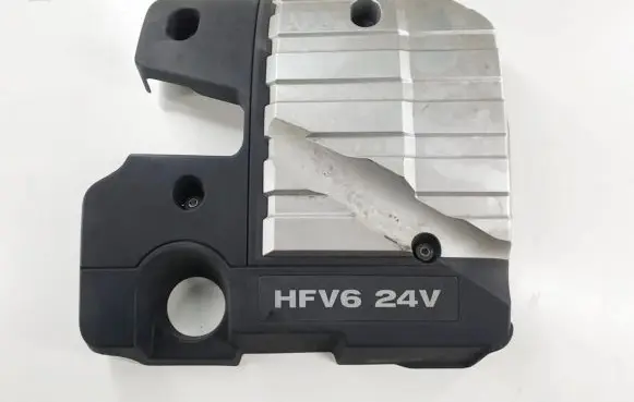 Chevrolet Captiva Engine cover (trim)