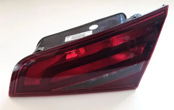 Audi A3 S3 8V Tailgate rear/tail lights 8V4945094