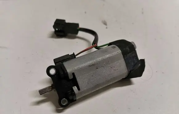 Mercedes-Benz E W211 Steering column adjust motor A2205400288