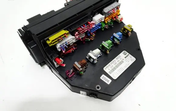 Mercedes-Benz C W204 SAM control unit A2045456401 A2044423200 A2045456801