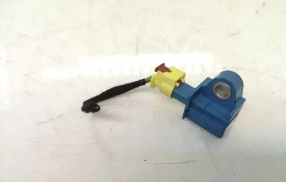 Volkswagen Jetta VI Airbag deployment crash/impact sensor 5K0959351A