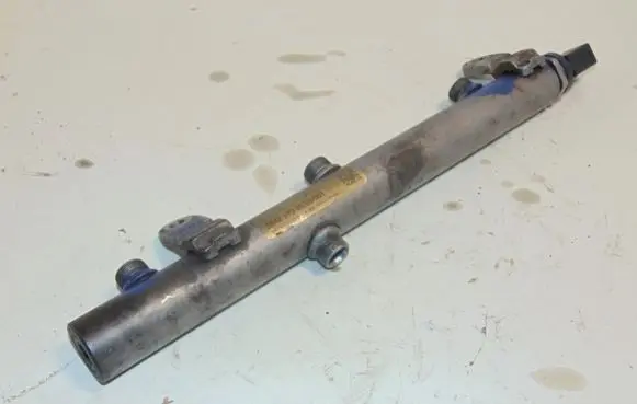 Fuel main line pipe