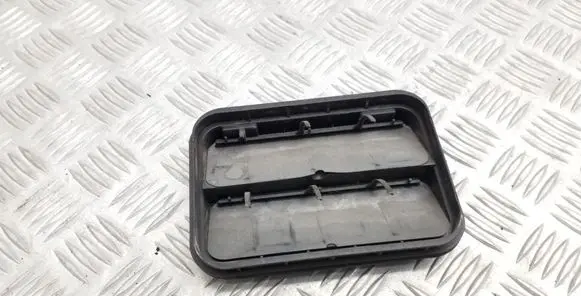Seat Altea Quarter panel pressure vent 5P0819465A