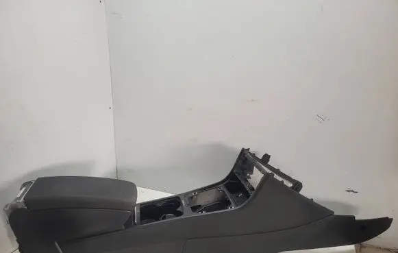 Volkswagen PASSAT B6 Center console
