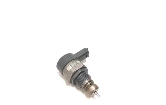 Volvo V70 Fuel pressure regulator 31216313