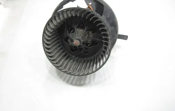 Volkswagen Jetta VI Heater fan/blower 1K1820015K 398904H