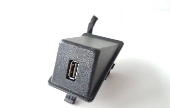 Ford Focus USB socket connector 
