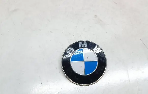 BMW 3 E90 E91 Manufacturers badge/model letters 8219237