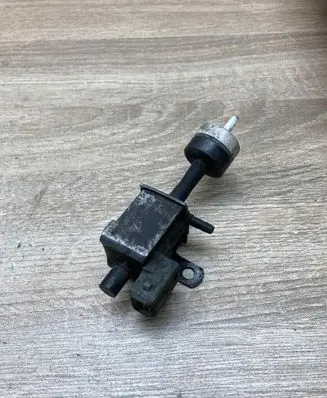 BMW 3 E36 Turbo solenoid valve 2243804