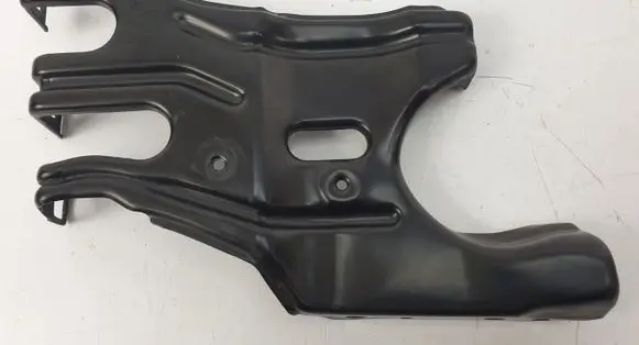 Mercedes-Benz C W203 Front splash guards bracket 