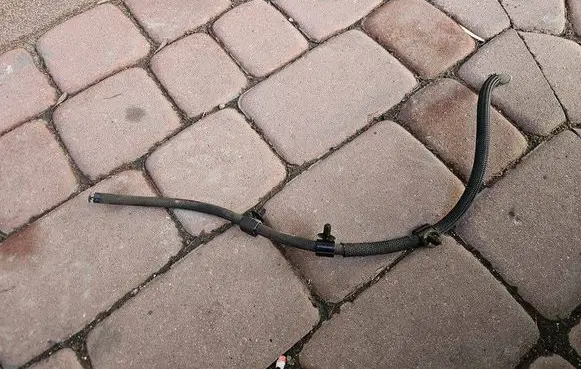 Opel Astra K Fuel line pipe 55505384