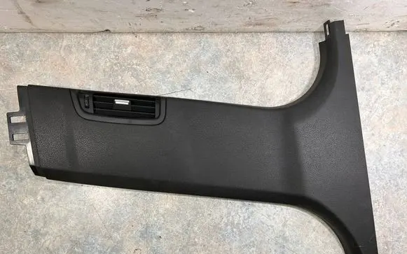 BMW 5 F10 F11 (B) pillar trim (bottom) 7211888