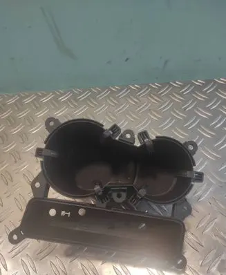 Cup holder front