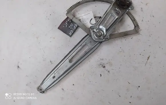 Rear door manual window regulator