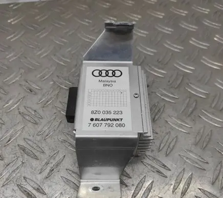 Audi A2 Sound amplifier 8Z0035223 7607792080