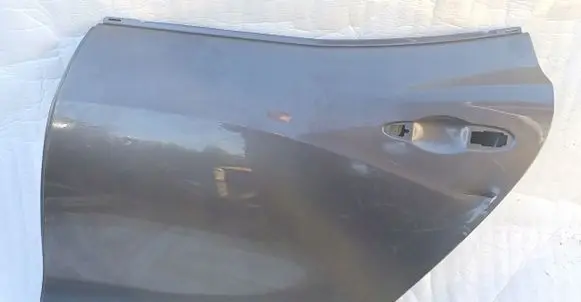 Maserati Ghibli Rear door