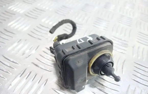 Opel Zafira A Headlight level adjustment motor 