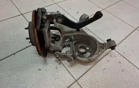 Ford Fusion II Rear wheel hub spindle/knuckle 