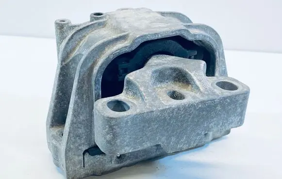 Volkswagen Golf V Engine mount bracket 1K0199262AJ