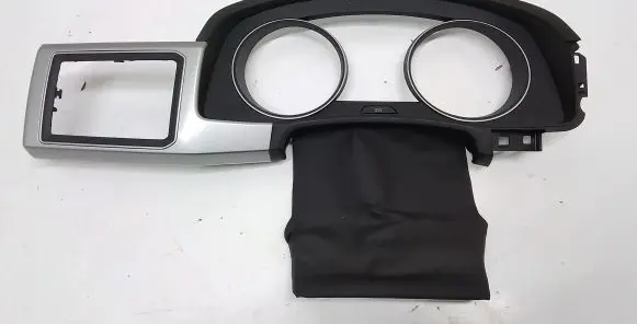 Volkswagen Atlas Dashboard trim 3CN858366A 3CN858415D