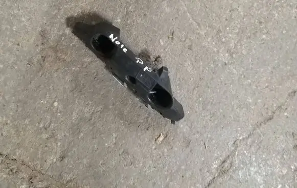 Nissan Note (E12) Front bumper mounting bracket