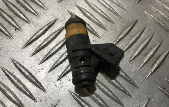 Renault Megane I Fuel injector h029611 1086b10094