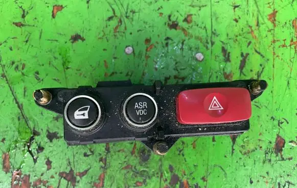 Alfa Romeo 159 Hazard light switch
