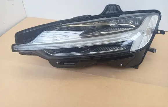 Volvo S90, V90 Headlight/headlamp 33214148