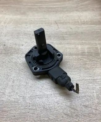 Volkswagen PASSAT B5 Oil level sensor 1J0907660B 6PR008079