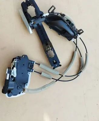 Nissan Navara D23 Rear door lock Y2614530