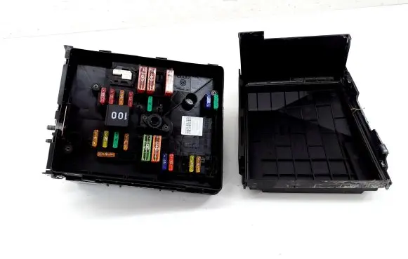 Skoda Superb B6 (3T) Fuse box set 1K0937118 1K0937132F