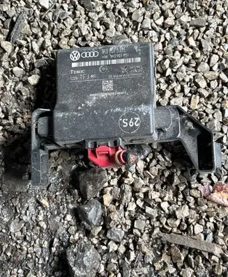 Audi A4 S4 B6 8E 8H Gateway control module 1K0907530E 1K0907951
